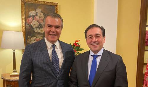 El presidente del CCE, Francisco Cervantes Díaz, y José Manuel Albares, ministro español de Asuntos Exteriores.
