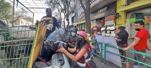 Diversos enseres han sido retirados de al menos 30 calles de los perímetros A y B del Centro, como parte de las acciones para ordenar el comercio callejero en la zona.