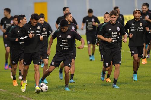 El Tricolor no pudo realizar el reconocimiento del Olímpico Metropolitano por una fuerte lluvia y practicó en otro estadio.