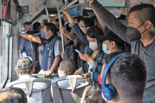 A bordo de una unidad de la línea 1 del Metrobús.