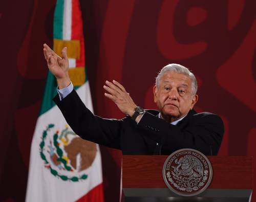 El presidente López Obrador dijo estar “feliz, feliz, feliz” por la resolución de la SCJN sobre la LIE, pues da una “protección básica” a la CFE.