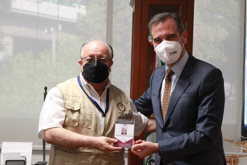 Lorenzo Córdova recibió ayer a Fernando Tuesta, observador electoral de la OEA.