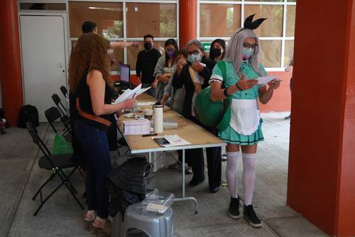 Para la consulta sobre la revocación de mandato presidencial, muchas de las casillas se encontraban distantes de los domicilios de los votantes. En la imagen, aspecto de la jornada de ayer en la Alcaldía de Coyoacán.