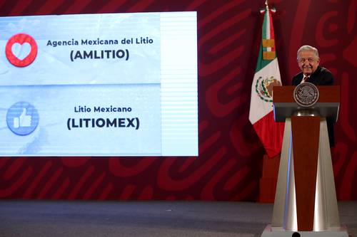 El presidente López Obrador señaló que el litio será manejado en exclusiva por el Estado mexicano y para ello se creará una pequeña empresa pública.