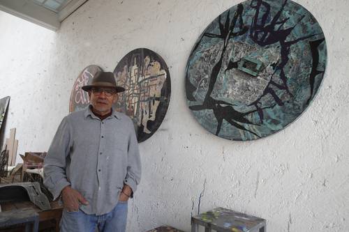 En entrevista, Alberto Castro Leñero comentó que los nuevos exponentes en México “inyectaron otro lenguaje en el arte. Lo lamentable es que mi generación, que es de pintores, se haya desplazado”.