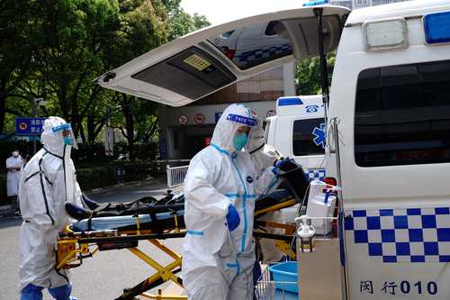 Ingreso de un paciente al Hospital Minhang, afiliado a la Universidad de Fudan, en Shanghái.