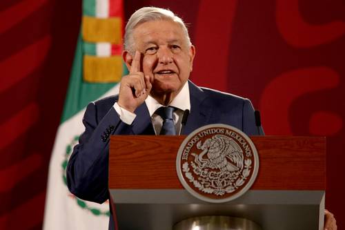  El presidente Andrés Manuel López Obrador señaló en el Salón Tesorería de Palacio Nacional que en el caso de la línea 12 lo más importante es seguir escuchando y atendiendo a las víctimas. Foto María Luisa Severiano