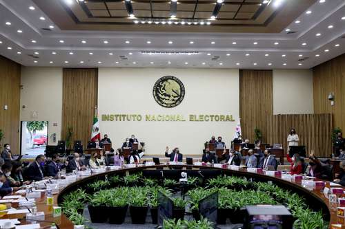 El consejo general del Instituto Nacional Electoral someterá mañana a votación la propuesta para que la consejera Claudia Zavala presida la comisión temporal que delineará el financiamiento del organismo para 2023.