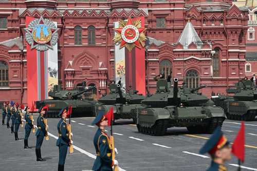 En Moscú, el Ministerio de Defensa ruso llevó a cabo los ensayos preliminares del tradicional desfile militar del 9 de mayo, en el que se recuerda la victoria sobre la Alemania nazi en 1945.