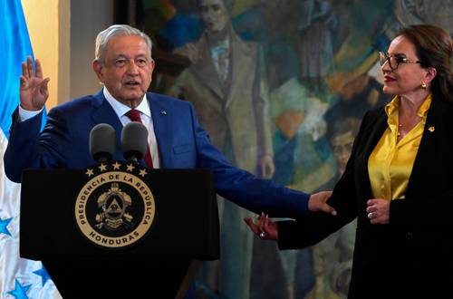 El presidente Andrés Manuel López Obrador y su par hondureña, Xiomara Castro, el pasado día 6 en Tegucigalpa.