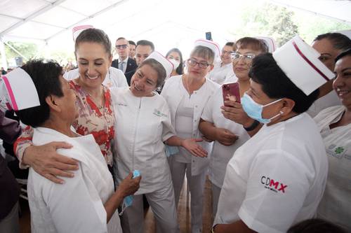 Claudia Sheinbaum encabezó el homenaje de cientos de trabajadoras de la salud en los tiempos más difíciles del covid.