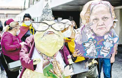 Las presuntas acciones en contra de la lucha anticorrupción de la procuradora general de Guatemala, Consuelo Porras, han ocasionado repulsas nacionales, como la del pasado 6 de abril (imagen).