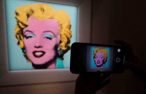 El icónico retrato serigrafiado de Andy Warhol de la estrella de Hollywood Marilyn Monroe.