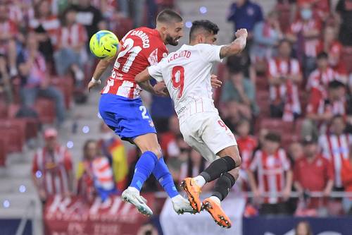 El Sevilla del Tecatito Corona aseguró su participación en la próxima edición de la Champions League.