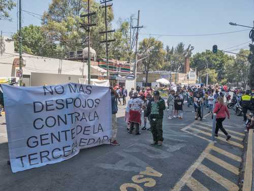 Vecinos y familiares de víctimas de despojo por organizaciones sociales participaron en la manifestación y dijeron que “la fiscalía cuenta con toda la información para asegurar los bienes inmuebles y regresarlos a sus legítimos dueños.