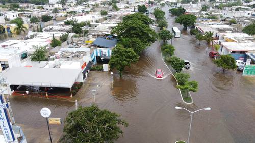 Aspecto de las inundaciones en el fraccionamiento Las Américas en Mérida, Yucatán, tras el paso del huracán Delta en 2010. Para este año se prevé la formación de 30 a 40 tormentas tropicales, con mayor actividad en el océano Atlántico.