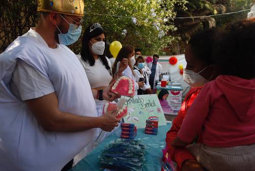 Médicos y enfermeras participaron en el inicio de las Jornadas de Salud Pública en el Centro de Salud T-III Beatriz Velasco de Alemán.