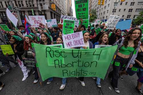 Marcha estudiantil del jueves pasado en Nueva York contra la posible anulación del derecho nacional al aborto, que promulgó la Suprema Corte de Estados Unidos en 1973.