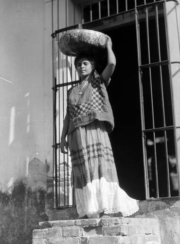 La fotógrafa italiana “fue una mujer que rompió esquemas en su época y que estéticamente marcó una pauta en la fotografía mexicana junto con Edward Weston”, destacó la Fototeca Nacional. En la imagen, una de las obras incluidas en la exposición.