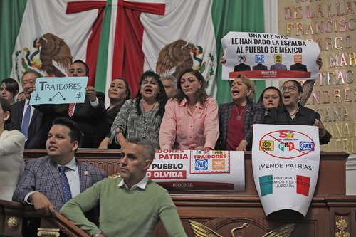 El Congreso de la Ciudad de México minutos antes de que Morena presentara al pleno para su discusión el dictamen sobre la iniciativa de reforma al Instituto Electoral local.