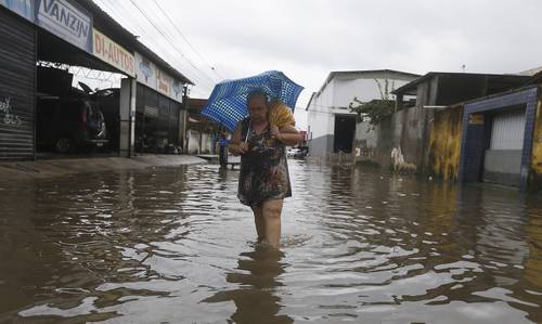 Continúan las anegaciones en la ciudad de Recife, estado de Pernambuco, Brasil; han muerto 128 personas.