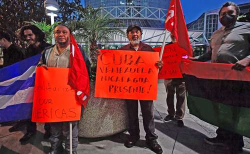 Reciente protesta en Los Ángeles por la exclusión de países de la cumbre hemisférica.