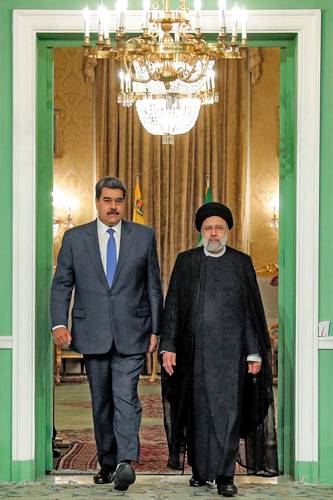 Nicolás Maduro se reunió con su homólogo, Ebrahim Raisi, en el Palacio de Saadabad.