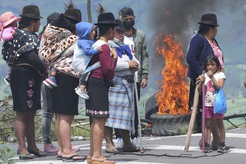 Detienen a líder indígena tras protestas en Ecuador