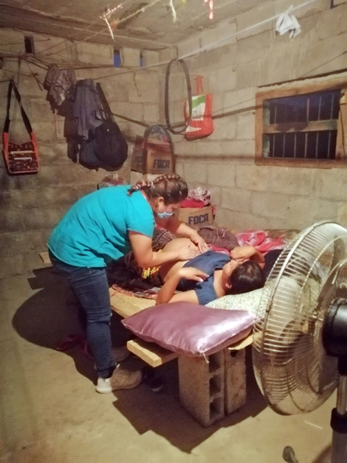 Partera tradicional Estela Hernández Martínez, Comunidad La Caldera Municipio Aquismon San Luis Potosí. México. Organización Mim Tsabal Parteras