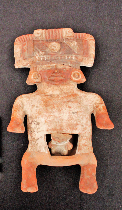 Figurilla de mujer embarazada, Cacaxtla, Tlaxcala.  Museo de sitio, INAH