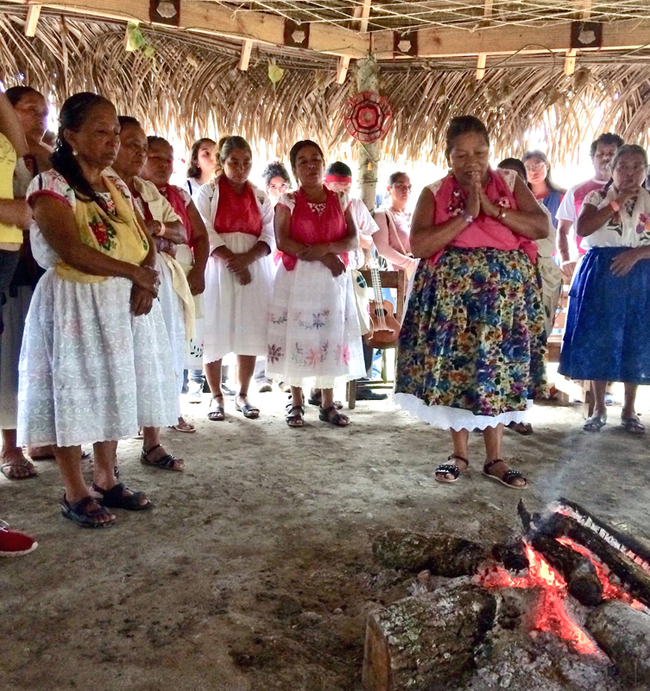 Fuego parteras.  Minerva Castelan en Cumbre Tajín 2022