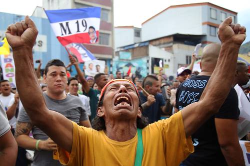 Seguidores del candidato presidencial progresista, Gustavo Petro, festejan el triunfo, el domingo pasado en Cali, Colombia.