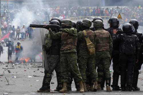 
<br>Represión en el noveno día de protestas en Ecuador; un muerto