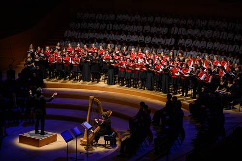 El LACC, Coro Infantil de Los Ángeles, se presentará en el país. Destacan sus participaciones con orquestas sinfónicas y cantantes populares.