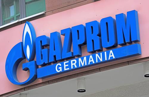 “Las compañías y los consumidores deben estar preparados para un aumento significativo del precio del gas, según un informe de la Agencia Federal de Redes de Alemania. Imagen de la sede de la empresa rusa Gazprom en Berlín.