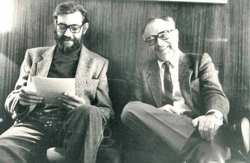 Fotografía de Julio Cortázar con el editor Mario Muchnik.