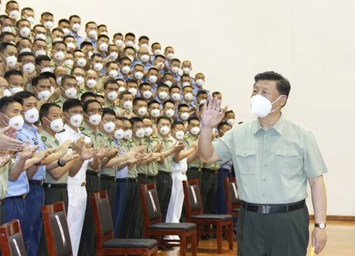 El presidente chino, Xi Jinping, inspeccionó la guarnición del Ejército Popular de Liberación (EPL) de China en la Región Administrativa Especial de Hong Kong.