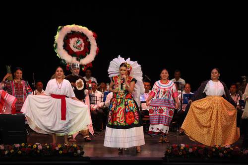 La festividad tendrá más de 80 actividades gastronómicas, económicas y culturales. El acto inicial se realizó en el teatro Macedonio Alcalá.