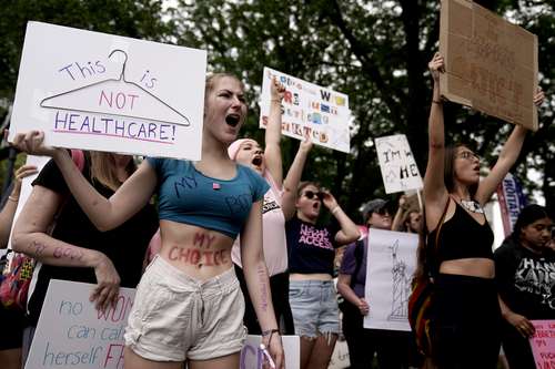 Una manifestación proabortista se efectuó en Kansas.