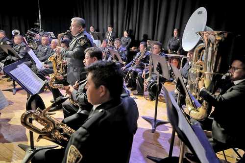 La banda se compone sólo por metales y percusiones, pero pronto se verá enriquecida.