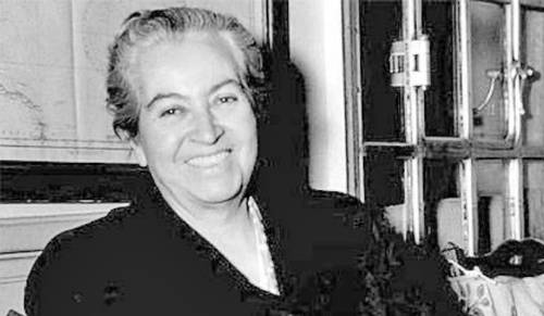 “Los países que besa con su lamedura de sal y de ardor el mar Caribe se aman”, aseguraba la escritora chilena Gabriela Mistral.