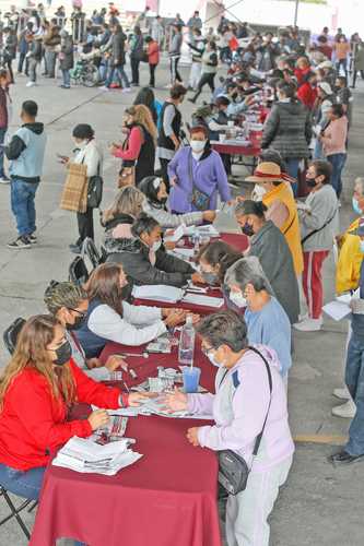 En la explanada de la alcaldía Venustiano Carranza se realizó una de las asambleas distritales.