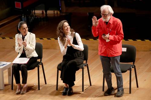 Claudia Sheinbaum, jefa de Gobierno de la Ciudad de México; Claudia Stella Curiel, secretaria de Cultura local, y el urbanista y teórico social David Harvey encabezaron la inauguración del Foro Internacional Cultura, Ciudad y Territorio, en el Colegio de San Ildefonso.