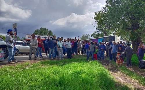 Miembros del Consejo Supremo Indígena de Michoacán bloquearon durante ocho horas distintas carreteras de la entidad.