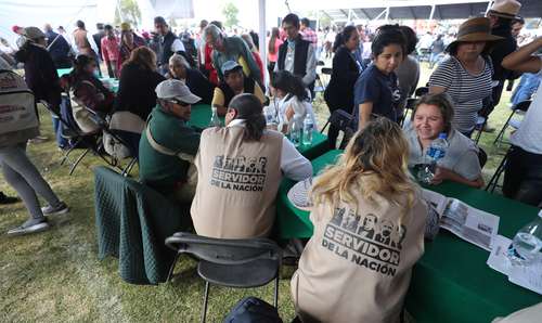 No va a faltar presupuesto para los programas de Bienestar ni para el desarrollo del país, aseguró el presidente Andrés Manuel López Obrador.