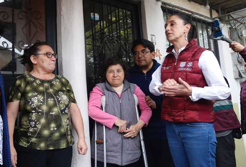 La principal característica de Barrio Adentro es que da una atención personalizada a los jóvenes, explicó Claudia Sheinbaum en la colonia El Molino, en Iztapalapa.