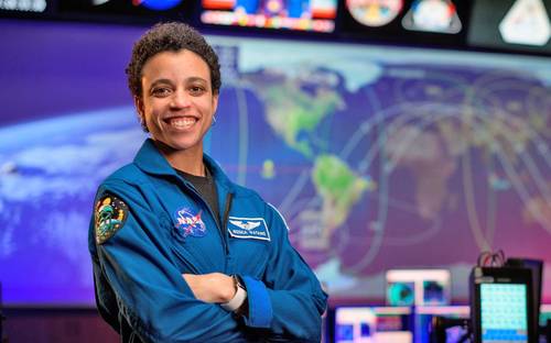Es la primera mujer negra en realizar una misión de larga duración en la Estación Espacial Internacional.