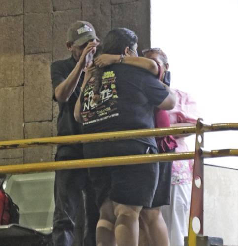 Familiares de la niña Heidi Mariana, de cuatro años de edad, recibieron la noticia del deceso de la menor fuera del hospital general de zona número 11 del Instituto Mexicano del Seguro Social en Nuevo Laredo, Tamaulipas, la noche del miércoles.
