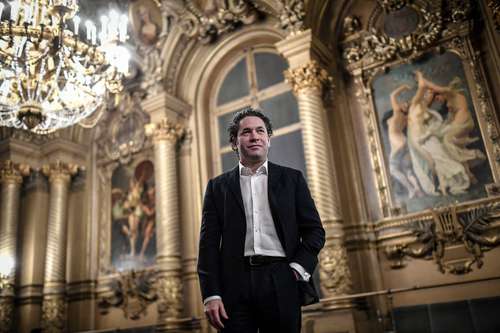 Gustavo Dudamel, recién nombrado director musical de la Ópera de París, en abril de 2021, en el Palacio Garnier de la Ciudad Luz.