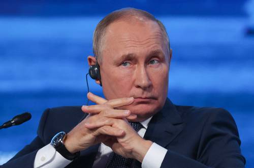 El presidente ruso, Vladimir Putin, al participar ayer en el Foro Económico Oriental, que se lleva a cabo en la ciudad de Vladivostok.